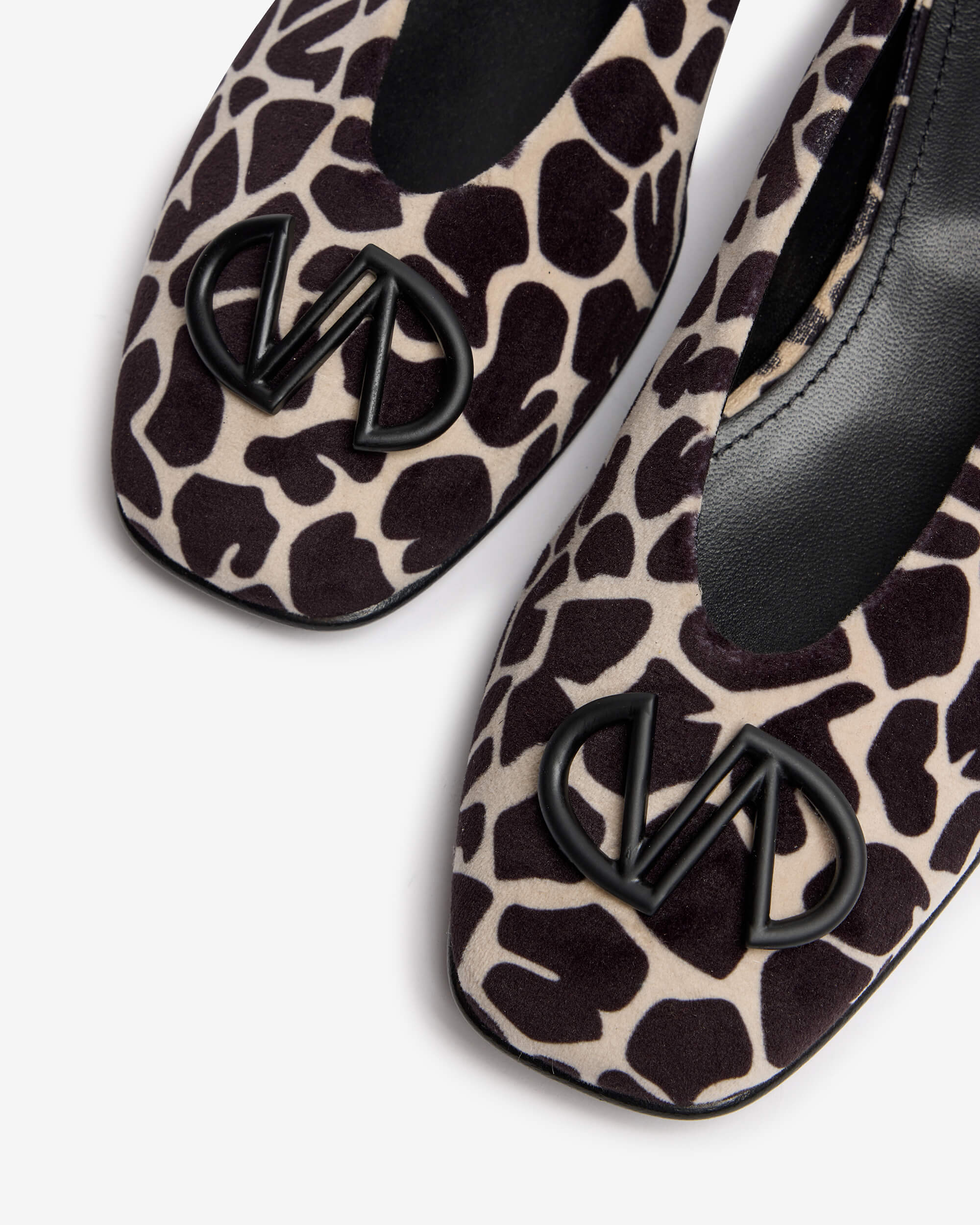 Arretia | Women's fabric velvet ballet flat