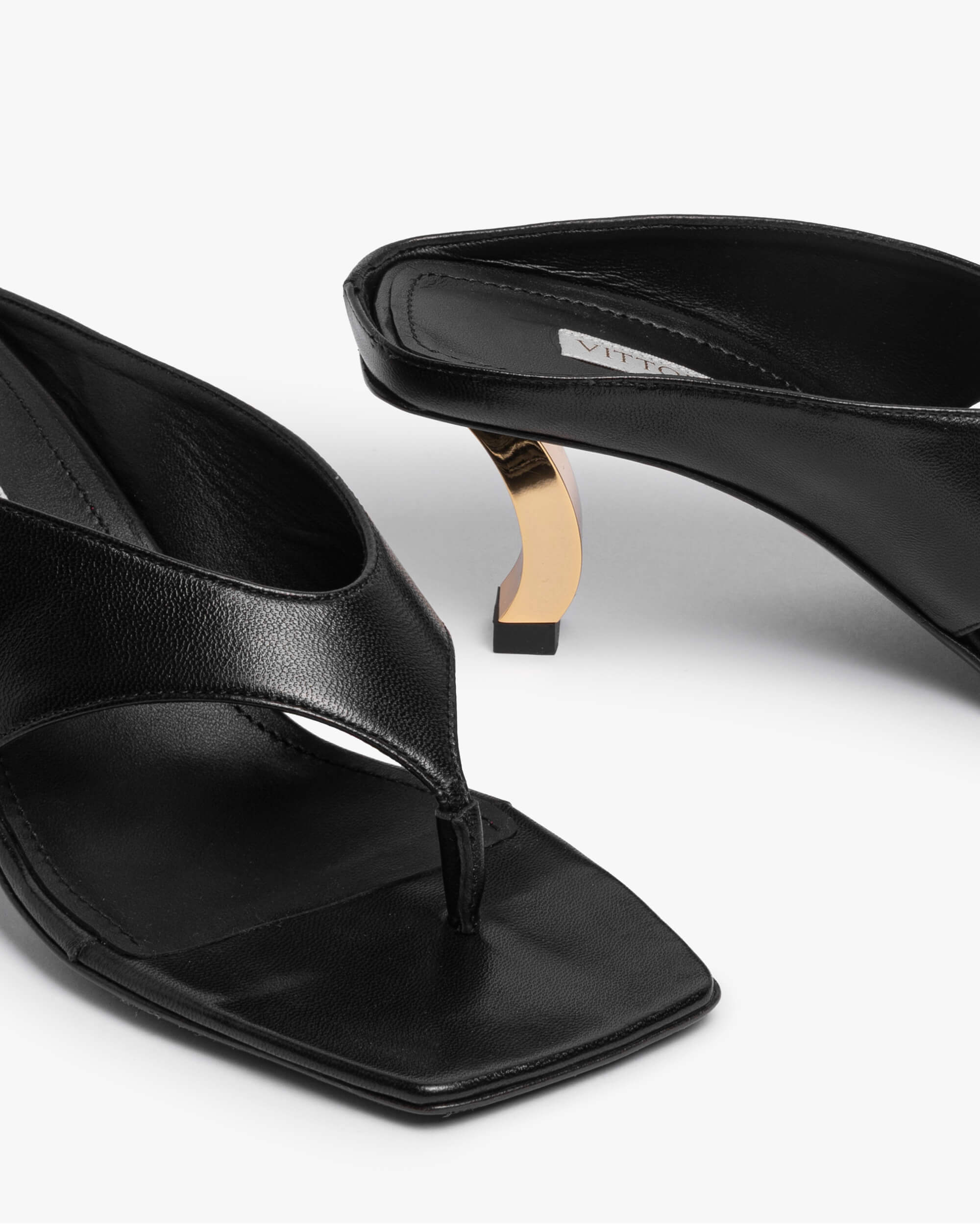 Furia | Women's goat thong sandal