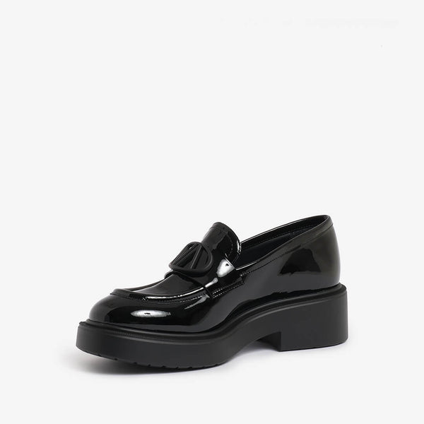Black women's patent leather loafer goat lining