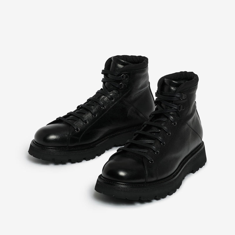Stivaletto stringato uomo nero