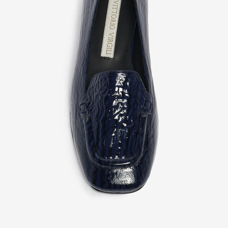Women's glossy leather loafer