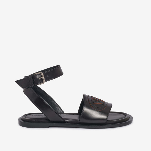 Women's leather flat sandal