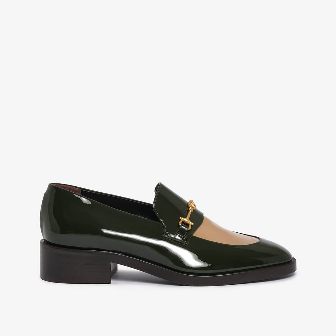 Mocassino in vernice verde-beige donna