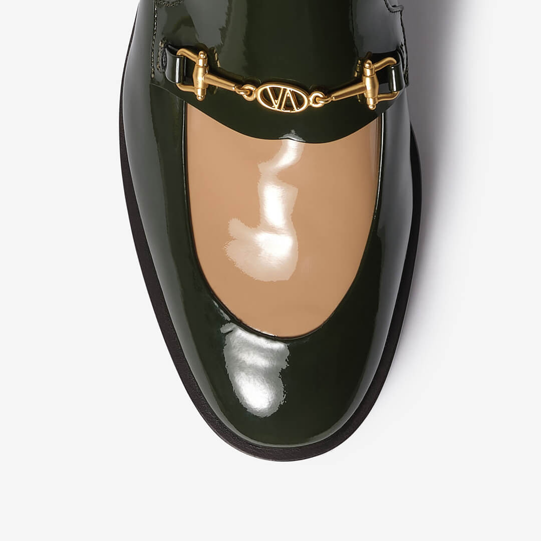 Mocassino in vernice verde-beige donna