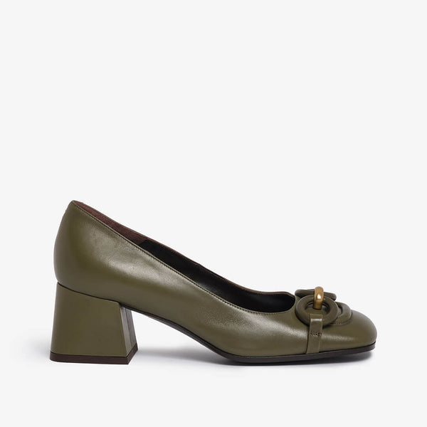 Military green women's leather décolleté