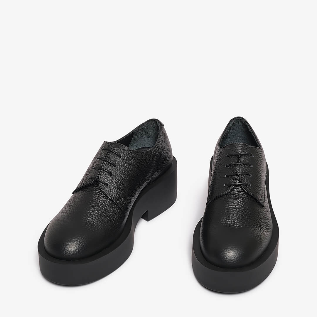 Derby in pelle martellata donna