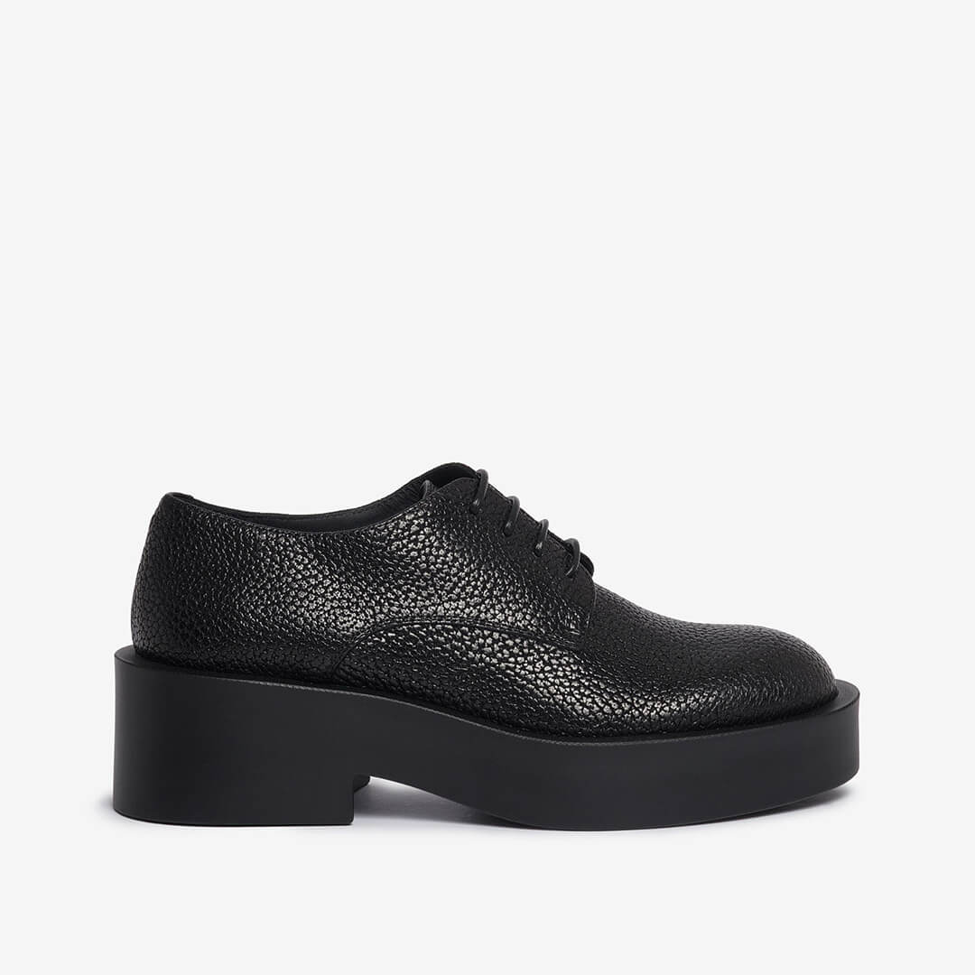 Derby in pelle martellata donna