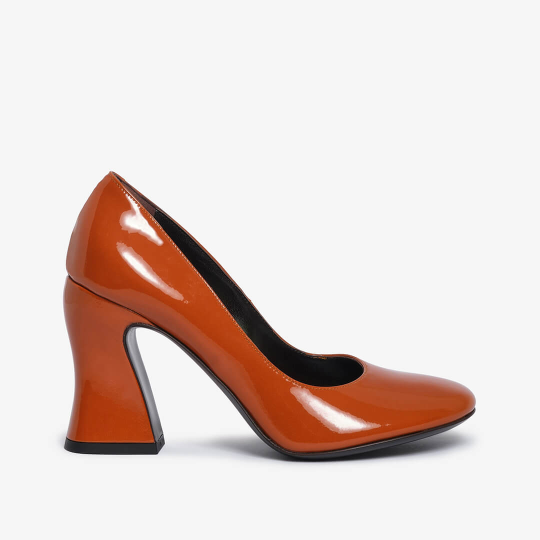 Décolleté in vernice ruggine donna