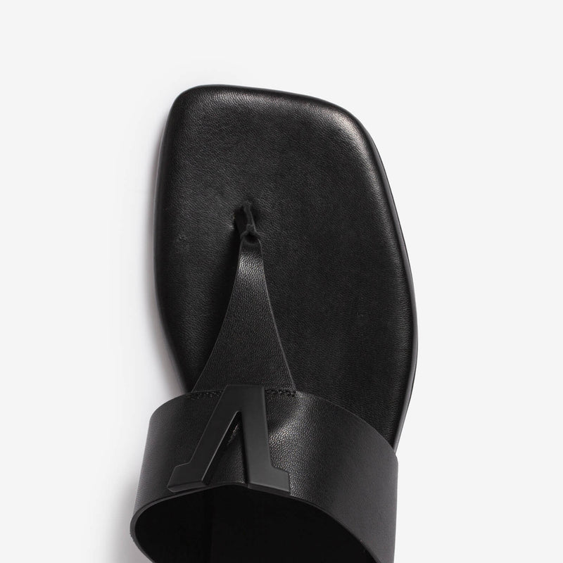 Sandalo infradito in pelle di capra nero donna