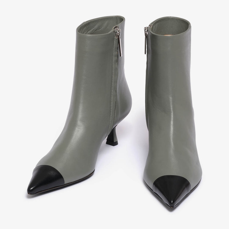 Amata | Stivaletto in pelle nero donna