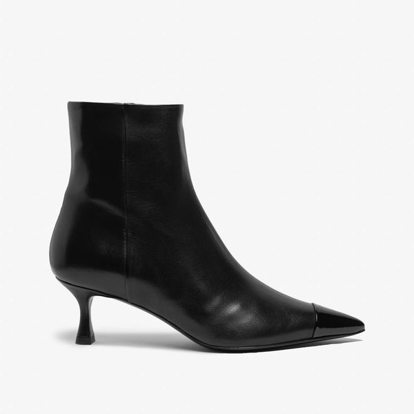 Amata | Black women's leather ankle boot